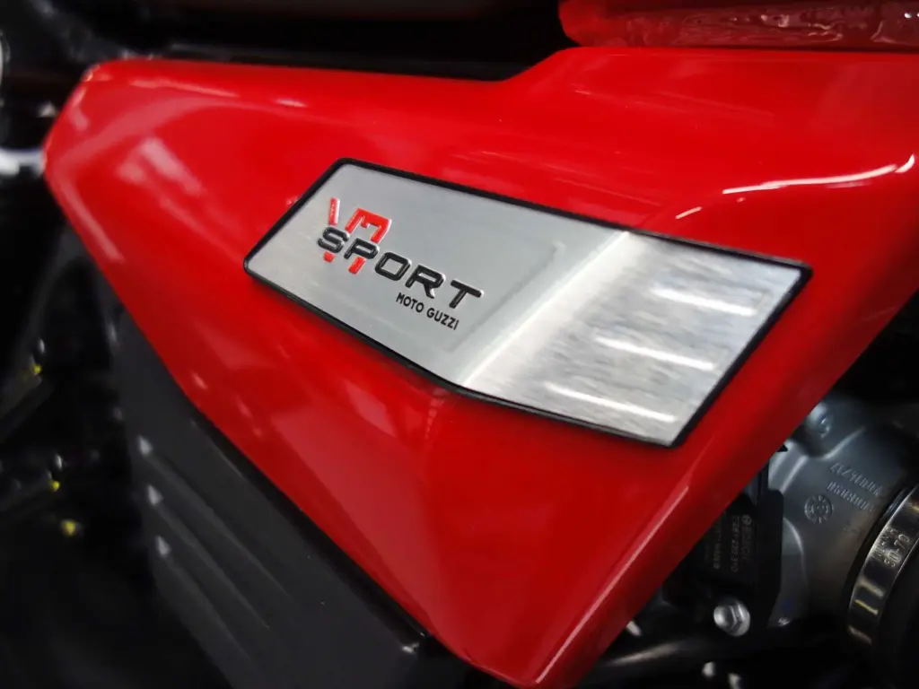 Nieuwe Moto Guzzi V7 sport met 850cc motor uit 2026 bij NIWA Motoren