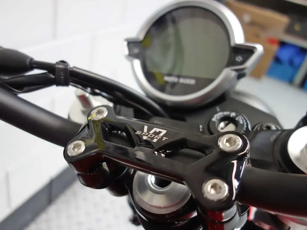 Nieuwe Moto Guzzi V7 sport met 850cc motor uit 2026 bij NIWA Motoren