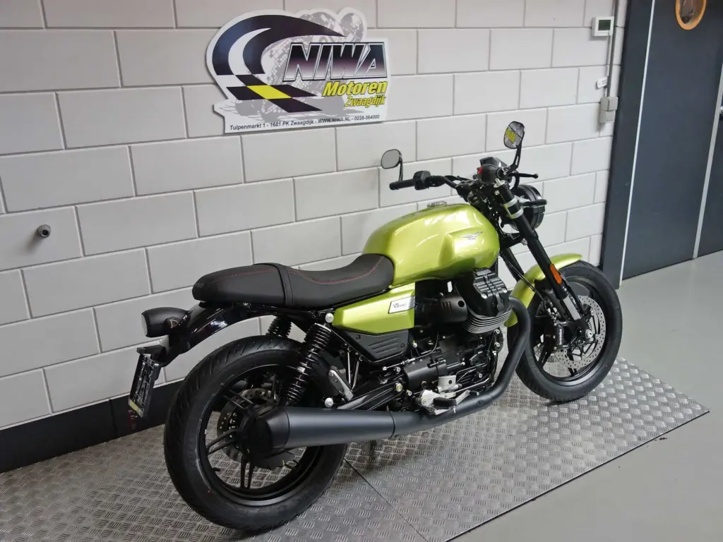 Nieuwe Moto Guzzi V7 sport met 853cc motor uit 2026 bij NIWA Motoren