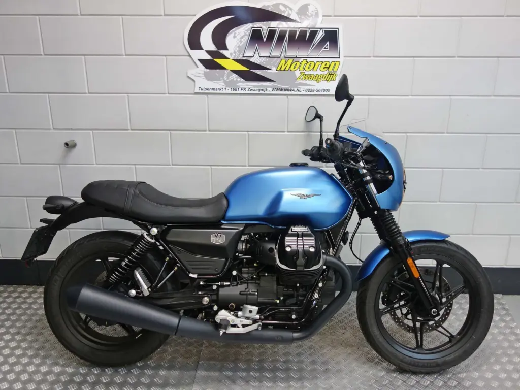 Nieuwe Moto Guzzi V7 sport met 853cc motor uit 2025 bij NIWA Motoren
