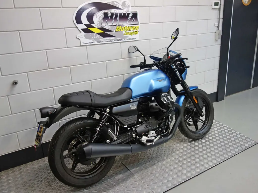 Nieuwe Moto Guzzi V7 sport met 853cc motor uit 2025 bij NIWA Motoren