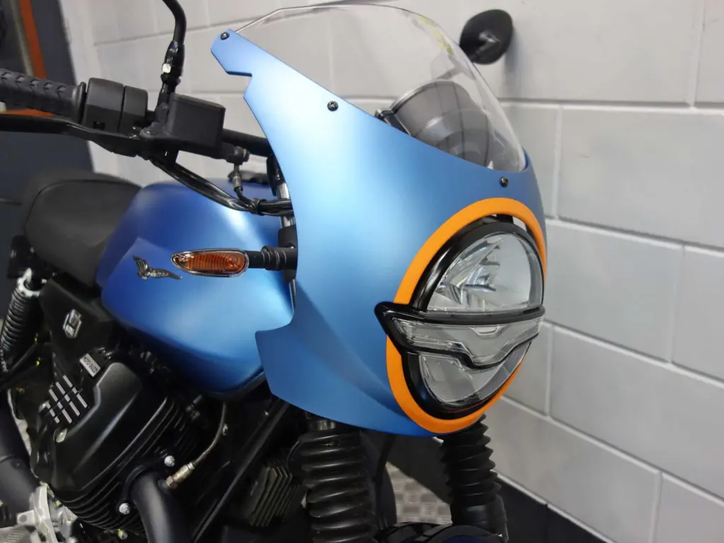 Nieuwe Moto Guzzi V7 sport met 853cc motor uit 2025 bij NIWA Motoren