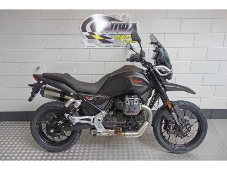 Gebruikte Moto Guzzi Breva tour met 1064cc motor uit 2007 bij NIWA Motoren