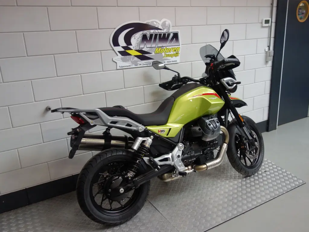 Nieuwe Moto Guzzi V85 tour met 853cc motor uit 2026 bij NIWA Motoren