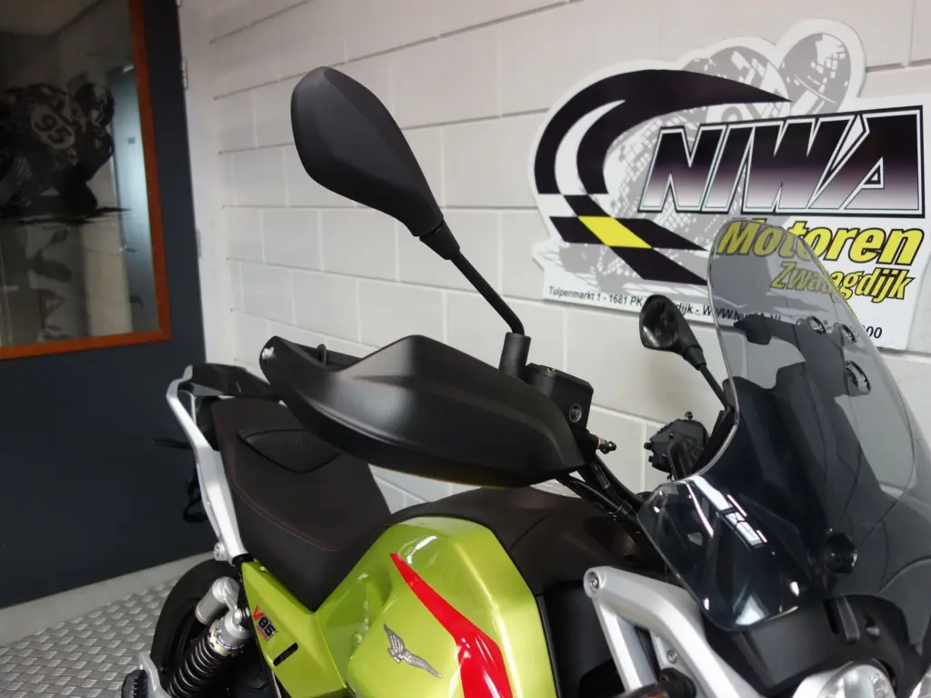 Nieuwe Moto Guzzi V85 tour met 853cc motor uit 2026 bij NIWA Motoren