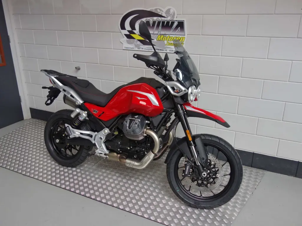 Nieuwe Moto Guzzi V85 tour met 853cc motor uit 2026 bij NIWA Motoren