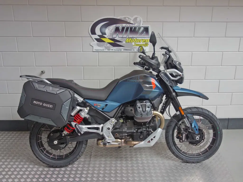 Nieuwe Moto Guzzi V85 tour met 853cc motor uit 2026 bij NIWA Motoren