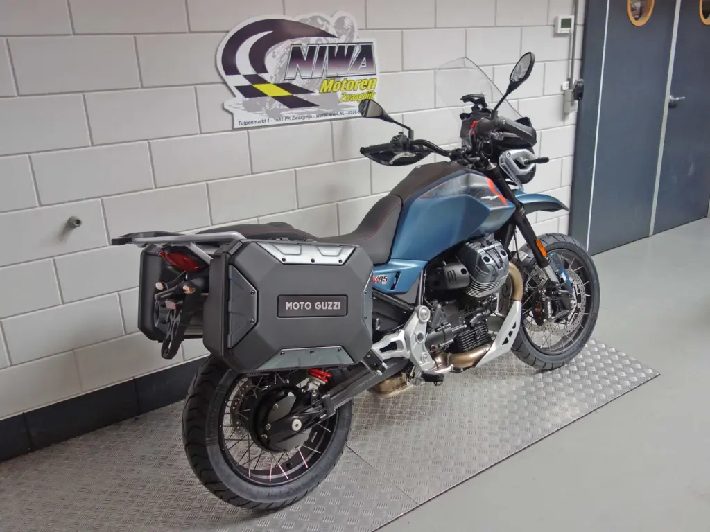 Nieuwe Moto Guzzi V85 tour met 853cc motor uit 2026 bij NIWA Motoren