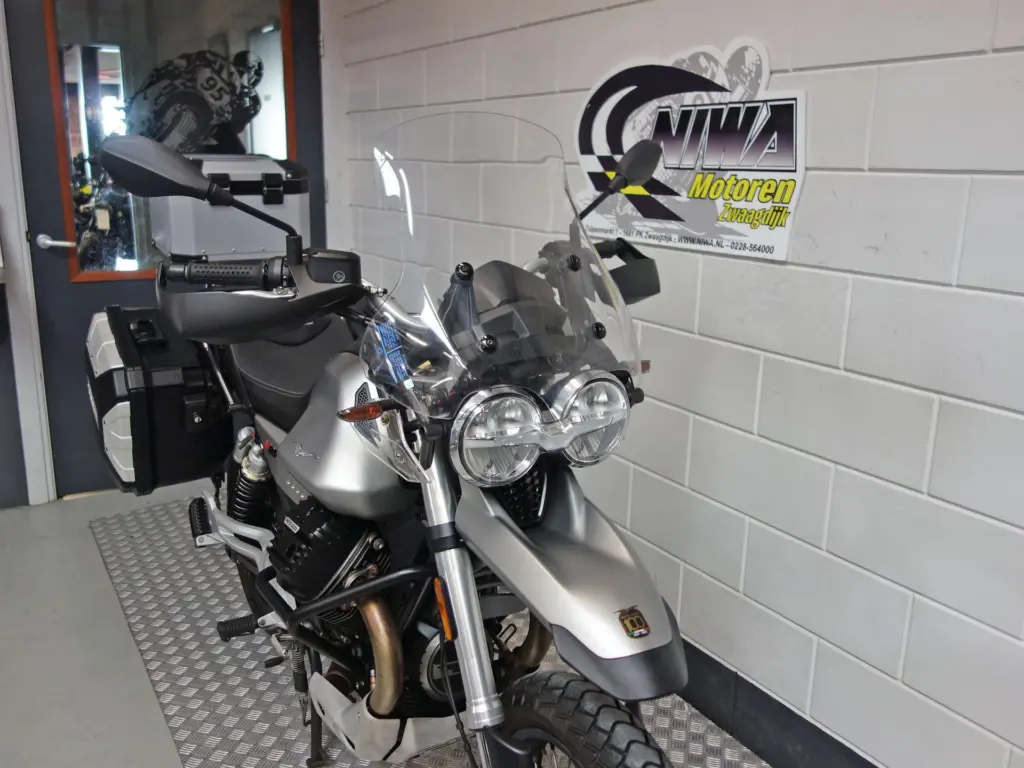 Gebruikte Moto Guzzi V85 all-road met 853cc motor uit 2020 bij NIWA Motoren