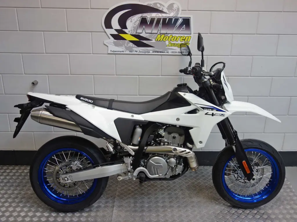 Gebruikte Suzuki DR-Z4SM supermotard met 398cc motor uit 2026 bij NIWA Motoren