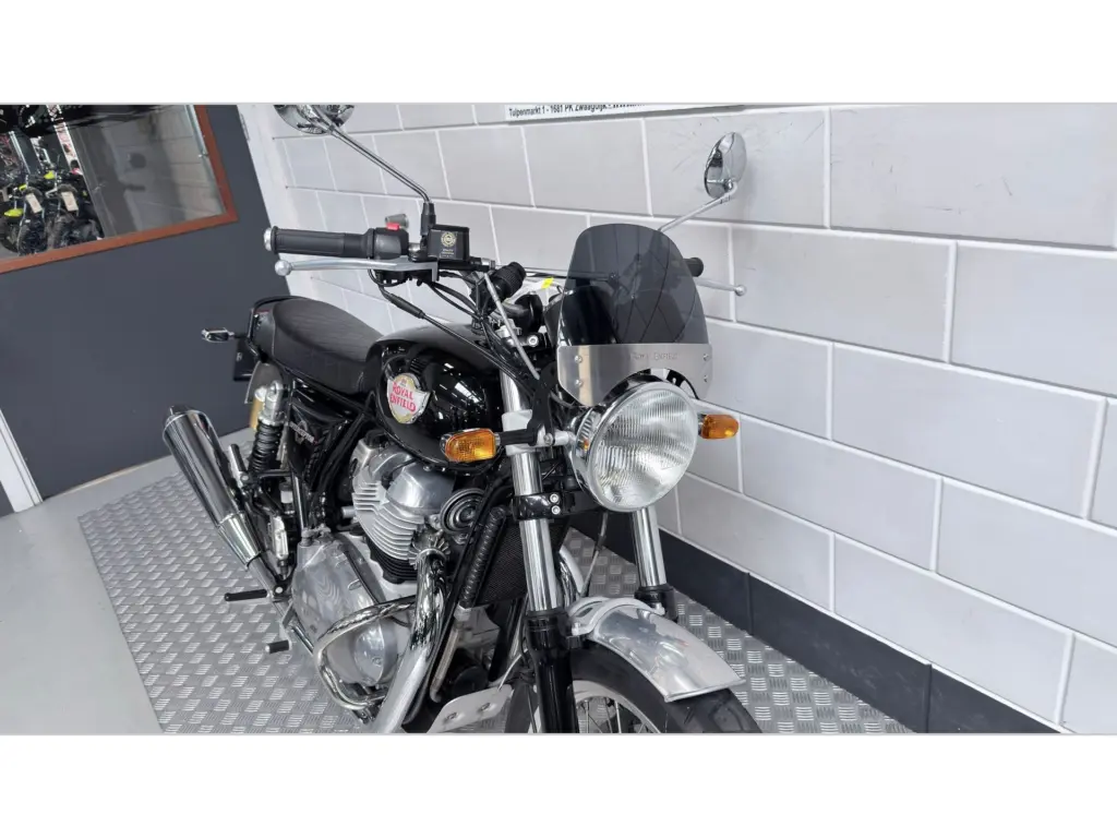 Gebruikte Royal Enfield Interceptor naked bike met 648cc motor uit 2020 bij NIWA Motoren