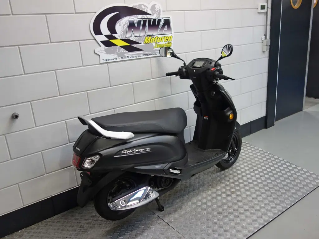 Nieuwe Suzuki motorscooter met 125cc motor uit 2026 bij NIWA Motoren
