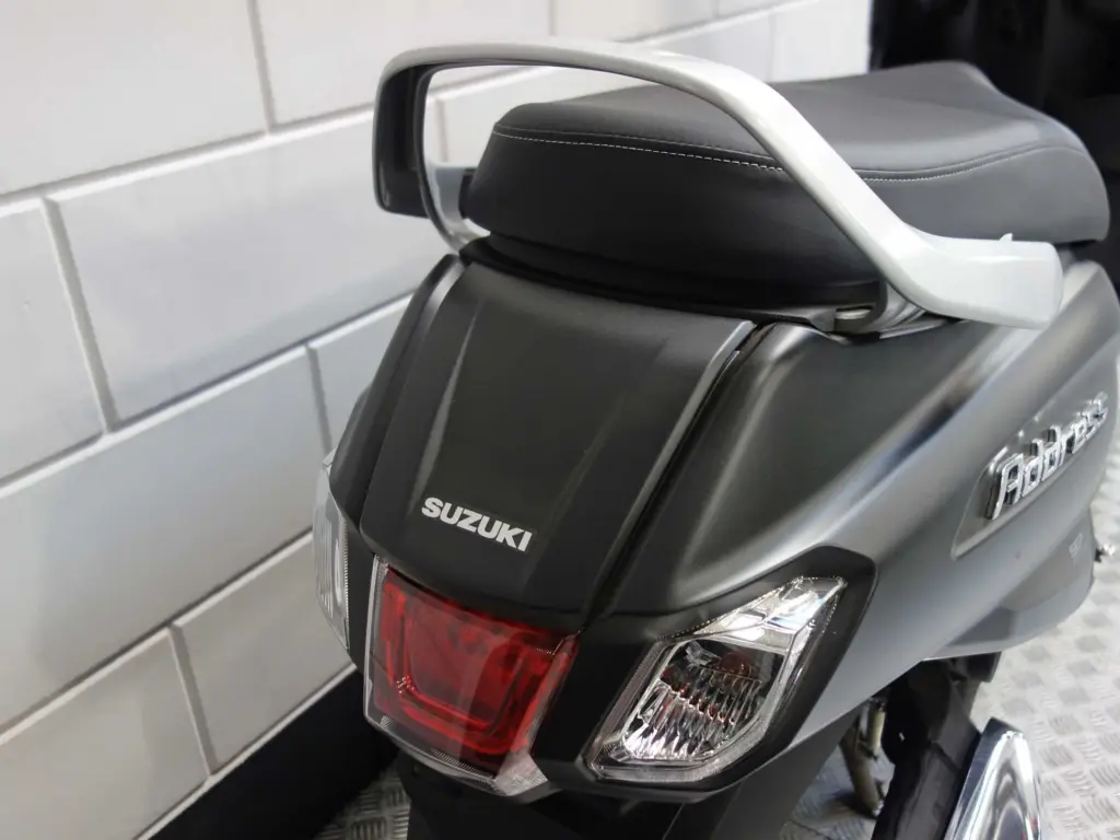 Nieuwe Suzuki motorscooter met 125cc motor uit 2026 bij NIWA Motoren