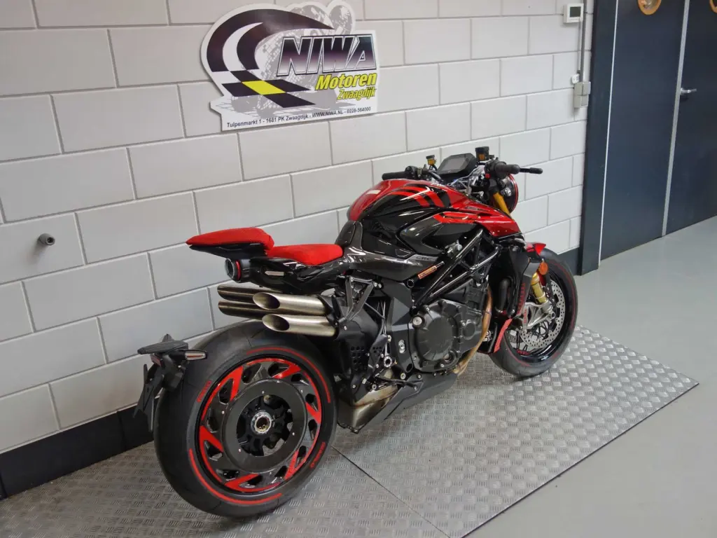 Nieuwe MV Agusta Rush naked bike met 998cc motor uit 2026 bij NIWA Motoren
