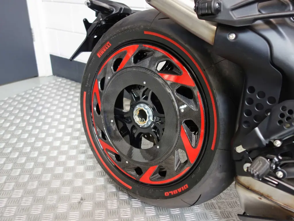 Nieuwe MV Agusta Rush naked bike met 998cc motor uit 2026 bij NIWA Motoren