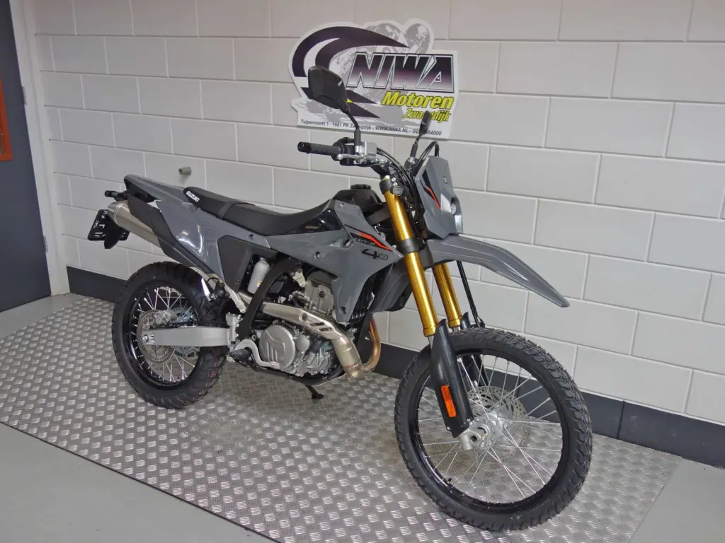 Nieuwe Suzuki DR-Z4S enduro met 400cc motor uit 2026 bij NIWA Motoren