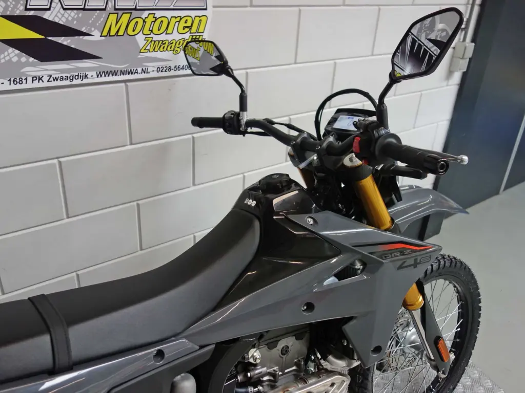 Nieuwe Suzuki DR-Z4S enduro met 400cc motor uit 2026 bij NIWA Motoren