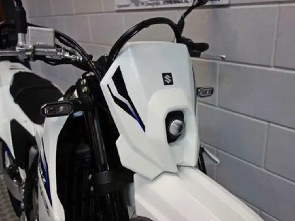 Nieuwe Suzuki DR-Z4SM overig met cc motor uit 2026 bij NIWA Motoren