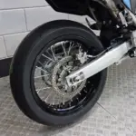 Nieuwe Suzuki DR-Z4SM supermotard met 400cc motor uit 2026 bij NIWA Motoren