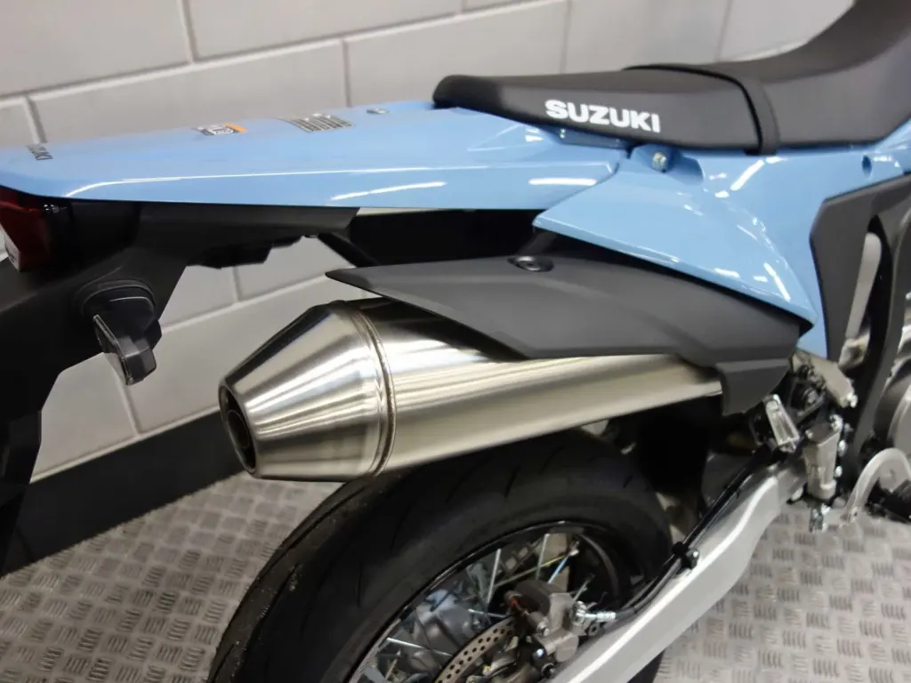 Nieuwe Suzuki DR-Z4SM supermotard met 400cc motor uit 2026 bij NIWA Motoren