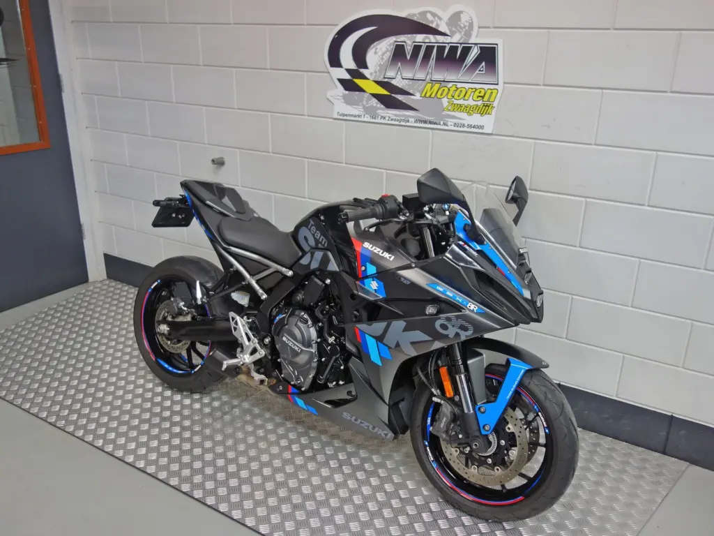 Gebruikte Suzuki GSX naked bike met 776cc motor uit 2025 bij NIWA Motoren