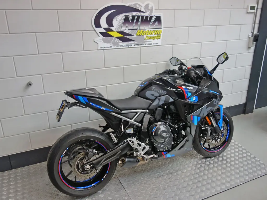 Gebruikte Suzuki GSX naked bike met 776cc motor uit 2025 bij NIWA Motoren