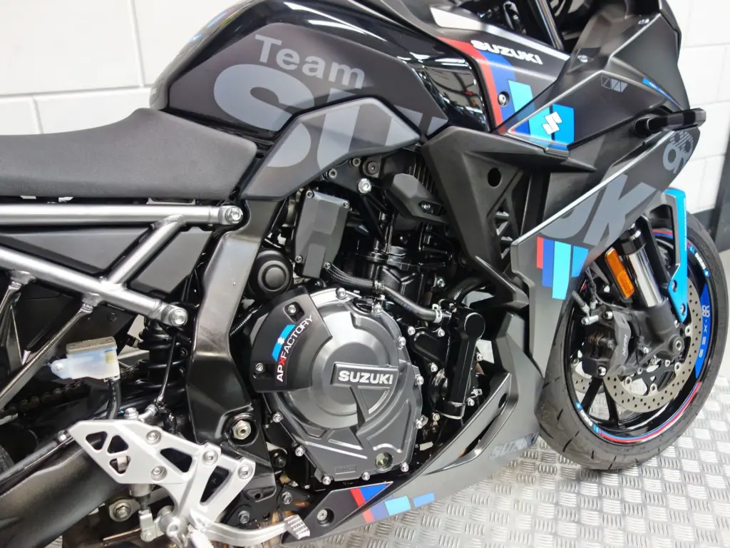 Gebruikte Suzuki GSX naked bike met 776cc motor uit 2025 bij NIWA Motoren