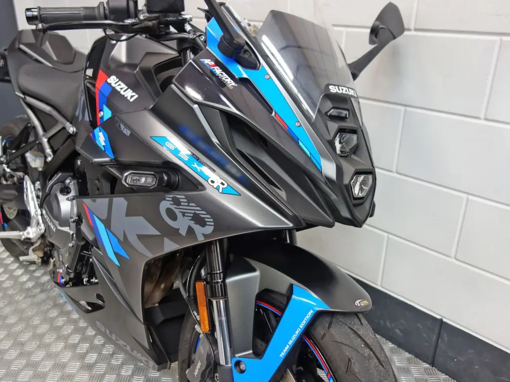 Gebruikte Suzuki GSX naked bike met 776cc motor uit 2025 bij NIWA Motoren