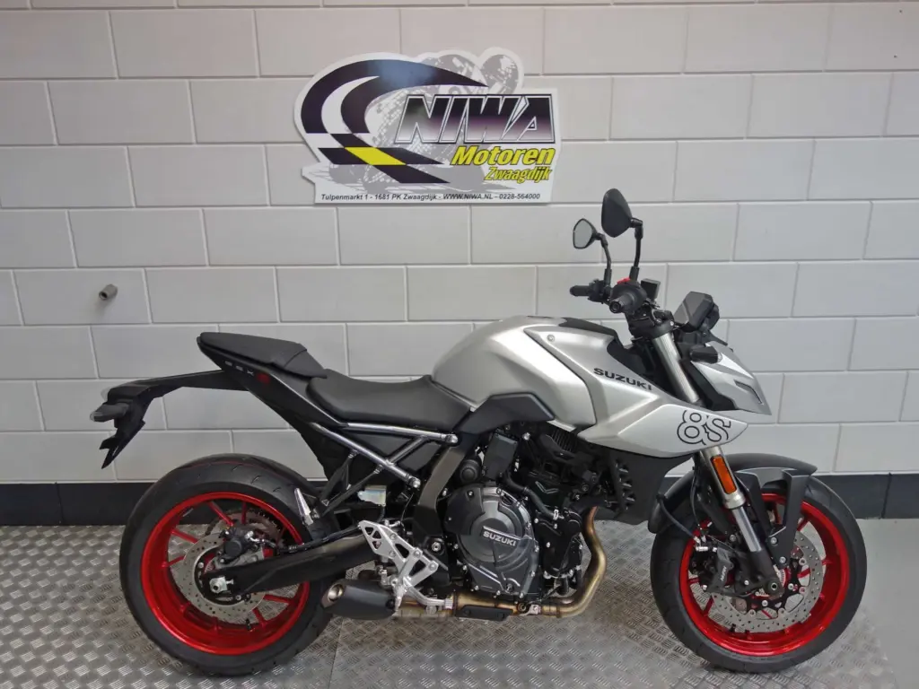 Gebruikte Suzuki GSX overig met 776cc motor uit 2025 bij NIWA Motoren
