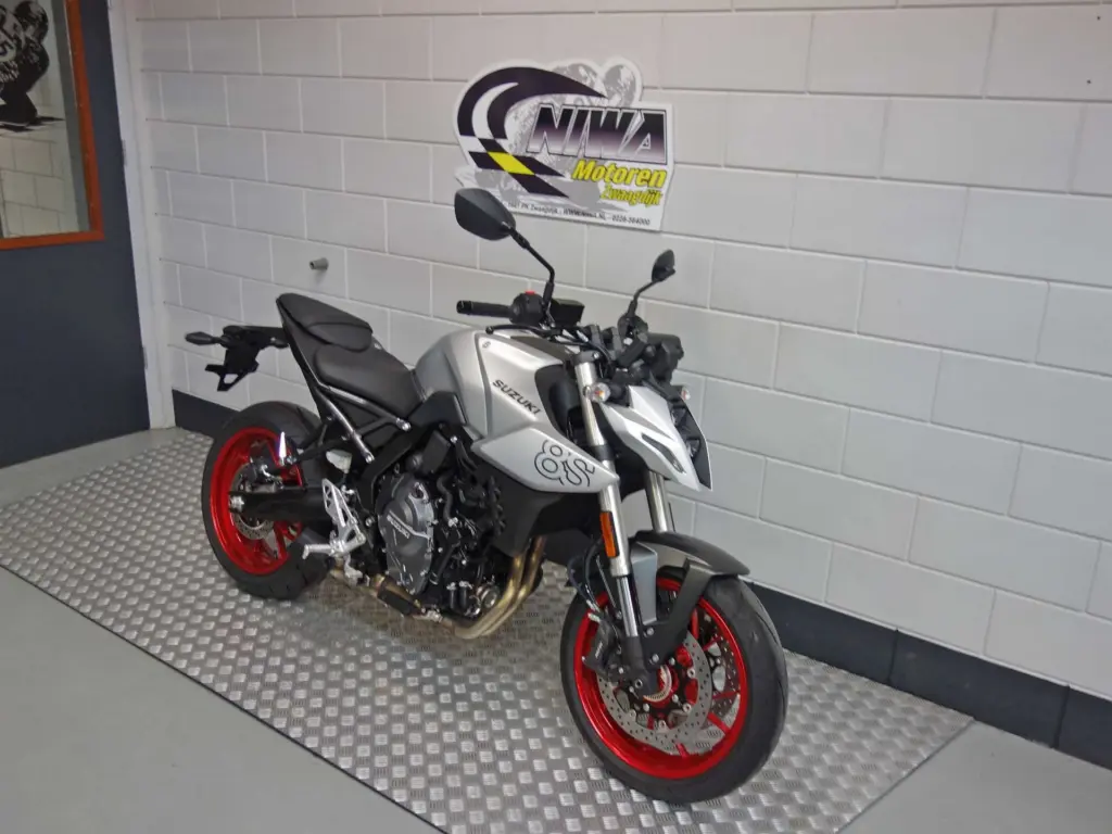 Gebruikte Suzuki GSX overig met 776cc motor uit 2025 bij NIWA Motoren