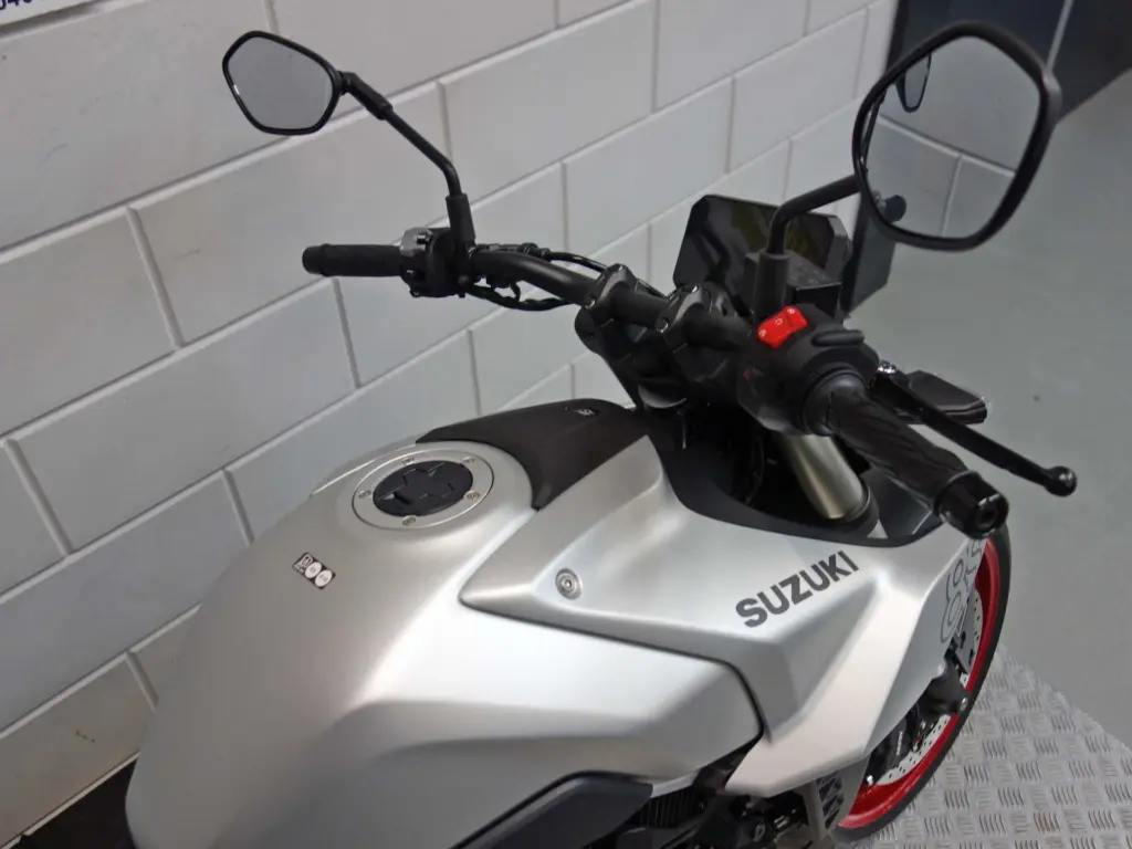 Gebruikte Suzuki GSX overig met 776cc motor uit 2025 bij NIWA Motoren