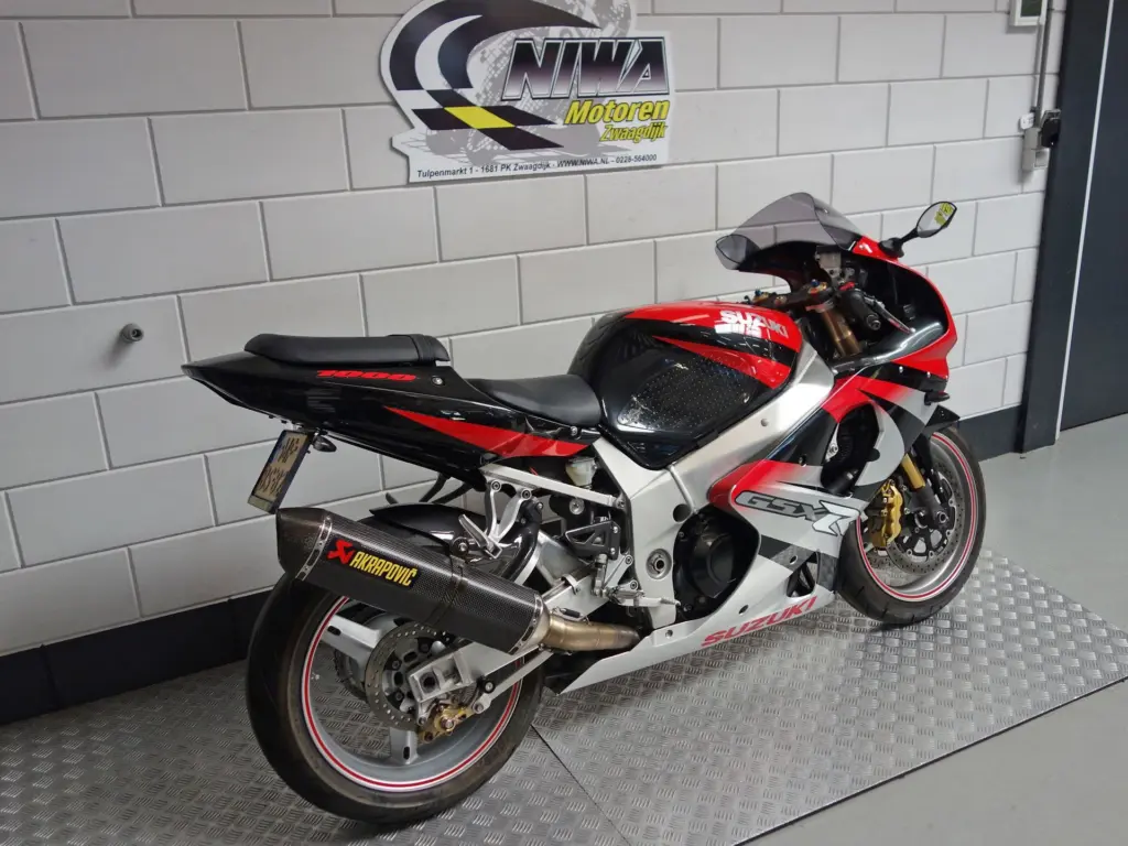 Gebruikte Suzuki GSX supersport met 988cc motor uit 2001 bij NIWA Motoren