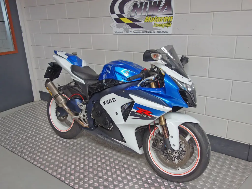 Gebruikte Suzuki GSX sport met 999cc motor uit 2014 bij NIWA Motoren