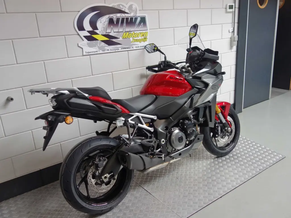 Nieuwe Suzuki GSX tour met 999cc motor uit 2025 bij NIWA Motoren