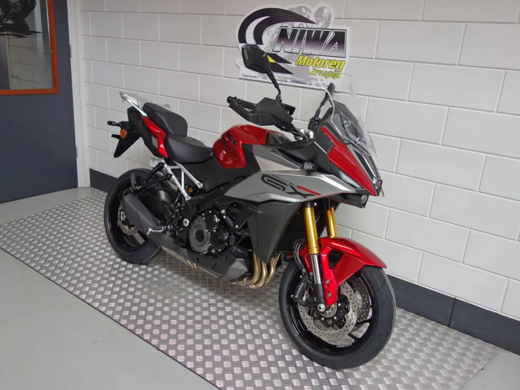 Nieuwe Suzuki GSX tour met 999cc motor uit 2025 bij NIWA Motoren