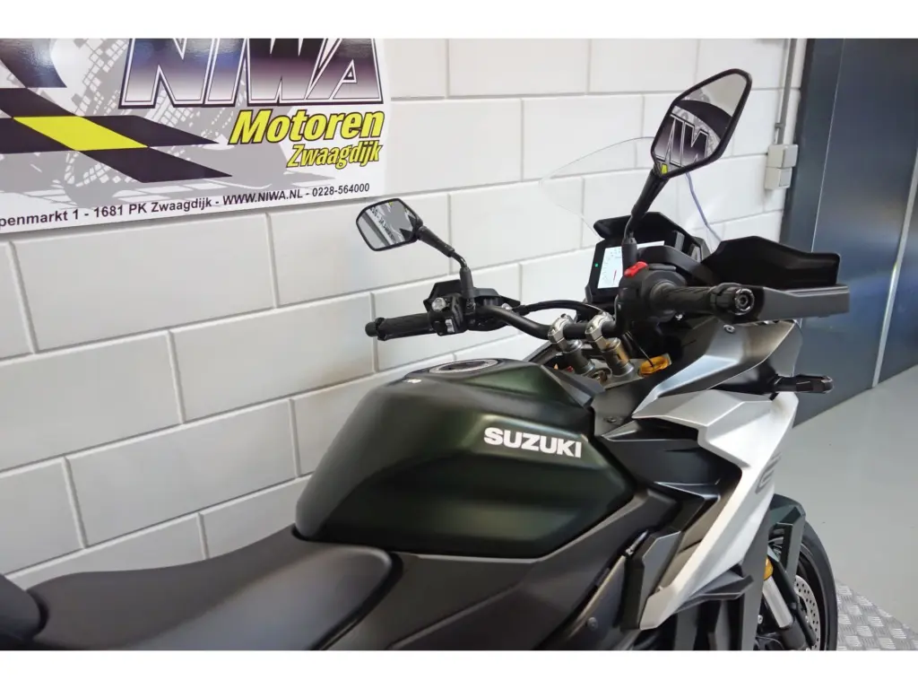 Gebruikte Suzuki GSX tour met 999cc motor uit 2025 bij NIWA Motoren