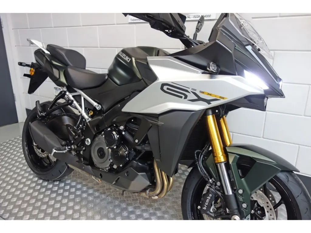 Gebruikte Suzuki GSX tour met 999cc motor uit 2025 bij NIWA Motoren