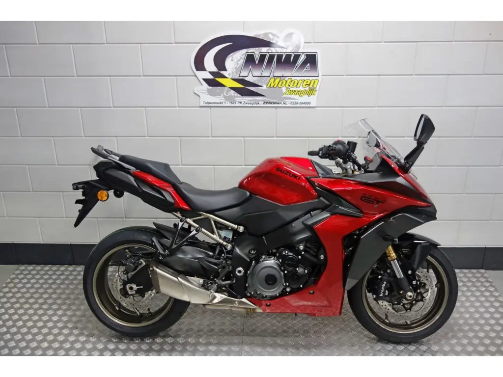 Gebruikte Suzuki GSX tour met 999cc motor uit 2026 bij NIWA Motoren