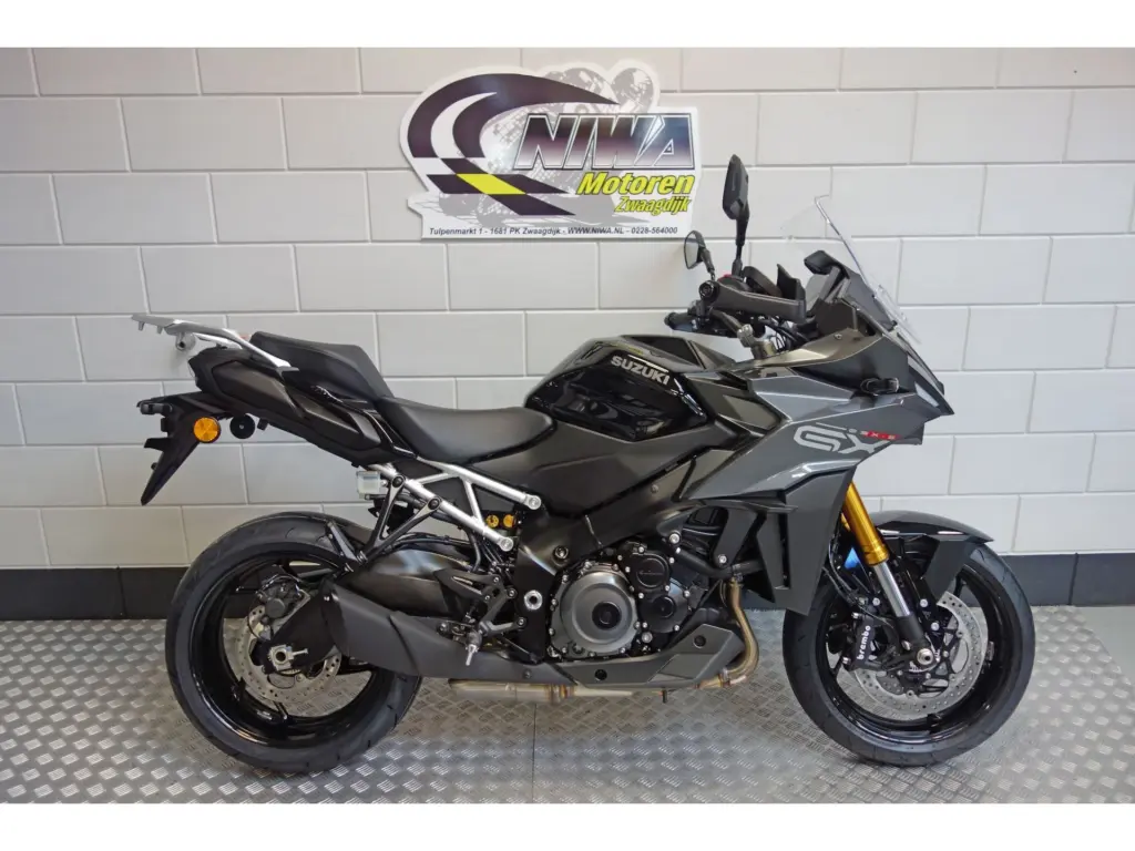 Nieuwe Suzuki GSX tour met 999cc motor uit 2025 bij NIWA Motoren