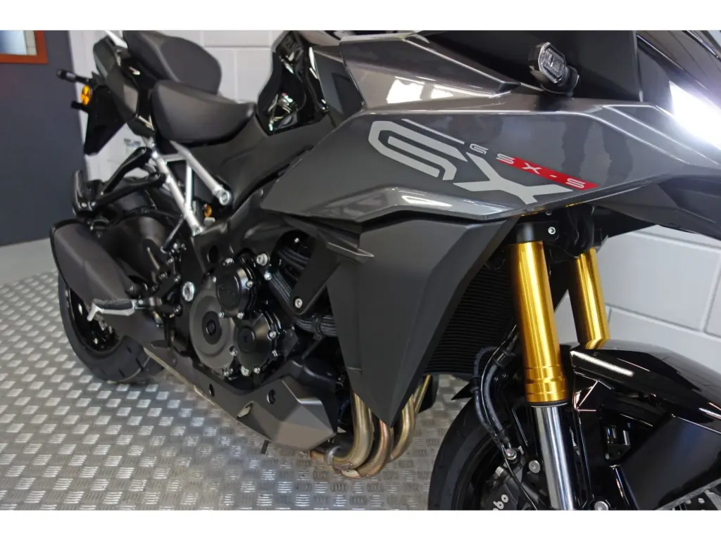 Nieuwe Suzuki GSX tour met 999cc motor uit 2025 bij NIWA Motoren