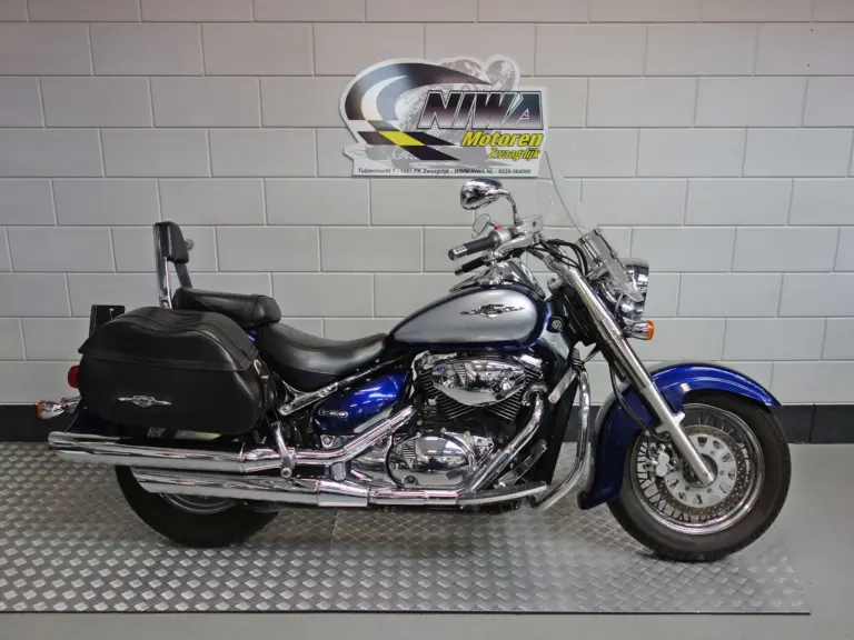 Gebruikte Suzuki Intruder chopper met 805cc motor uit 2008 bij NIWA Motoren