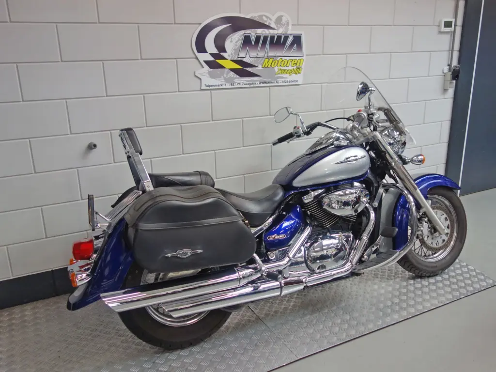 Gebruikte Suzuki Intruder chopper met 805cc motor uit 2008 bij NIWA Motoren