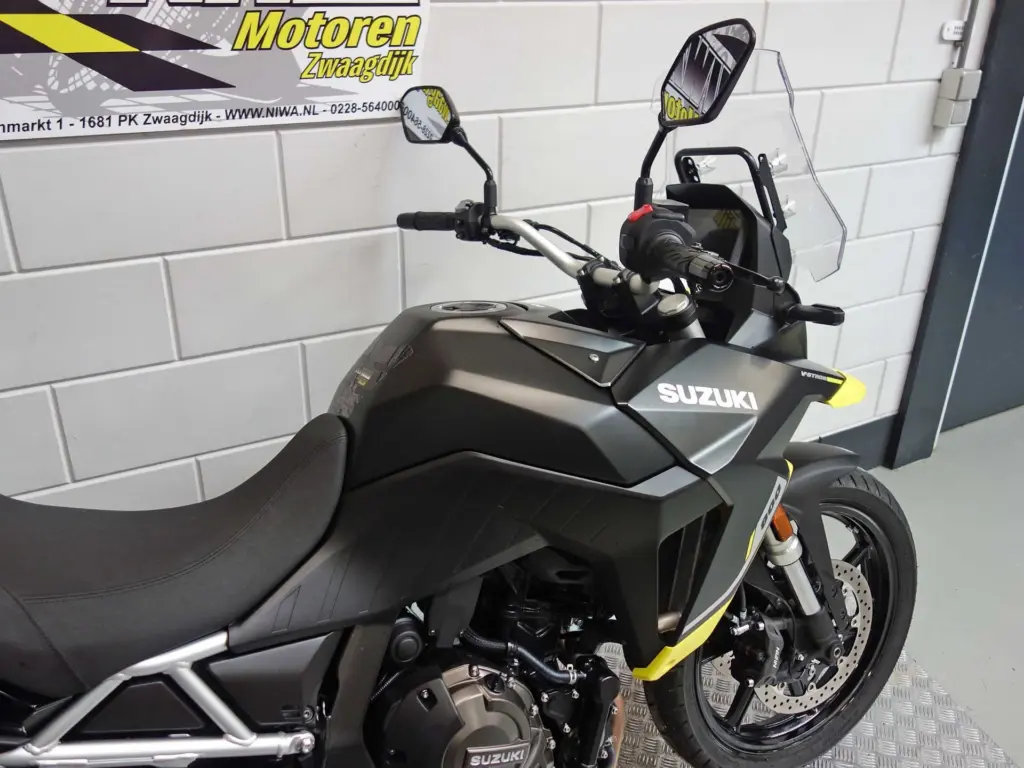 Gebruikte Suzuki V-Strom tour met 776cc motor uit 2026 bij NIWA Motoren