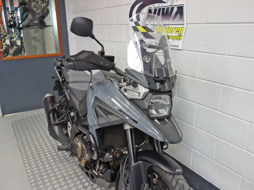 Gebruikte Suzuki V-Strom all-road met 1037cc motor uit 2021 bij NIWA Motoren