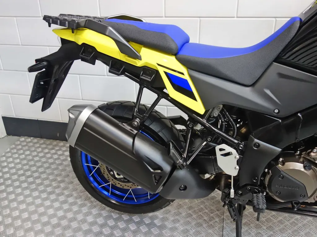 Gebruikte Suzuki V-Strom tour met 1037cc motor uit 2025 bij NIWA Motoren