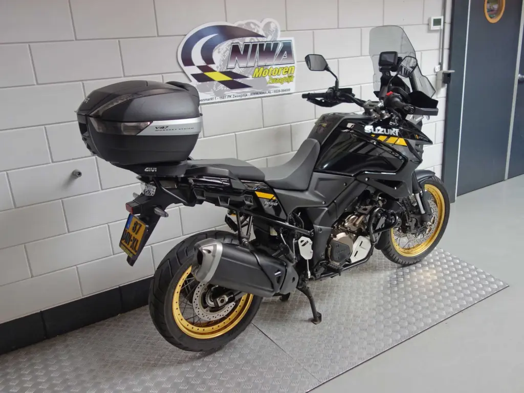 Gebruikte Suzuki V-Strom tour met 1037cc motor uit 2021 bij NIWA Motoren
