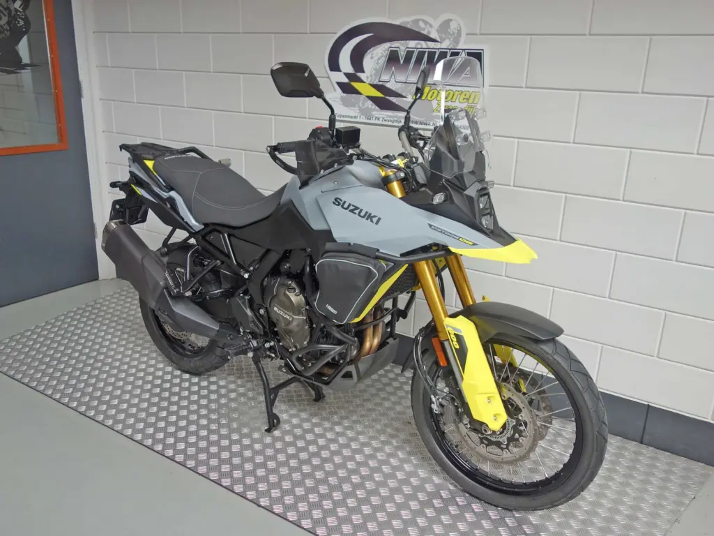 Gebruikte Suzuki V-Strom all-road met 776cc motor uit 2023 bij NIWA Motoren