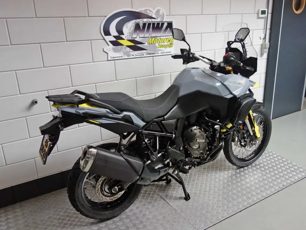 Gebruikte Suzuki V-Strom all-road met 776cc motor uit 2023 bij NIWA Motoren