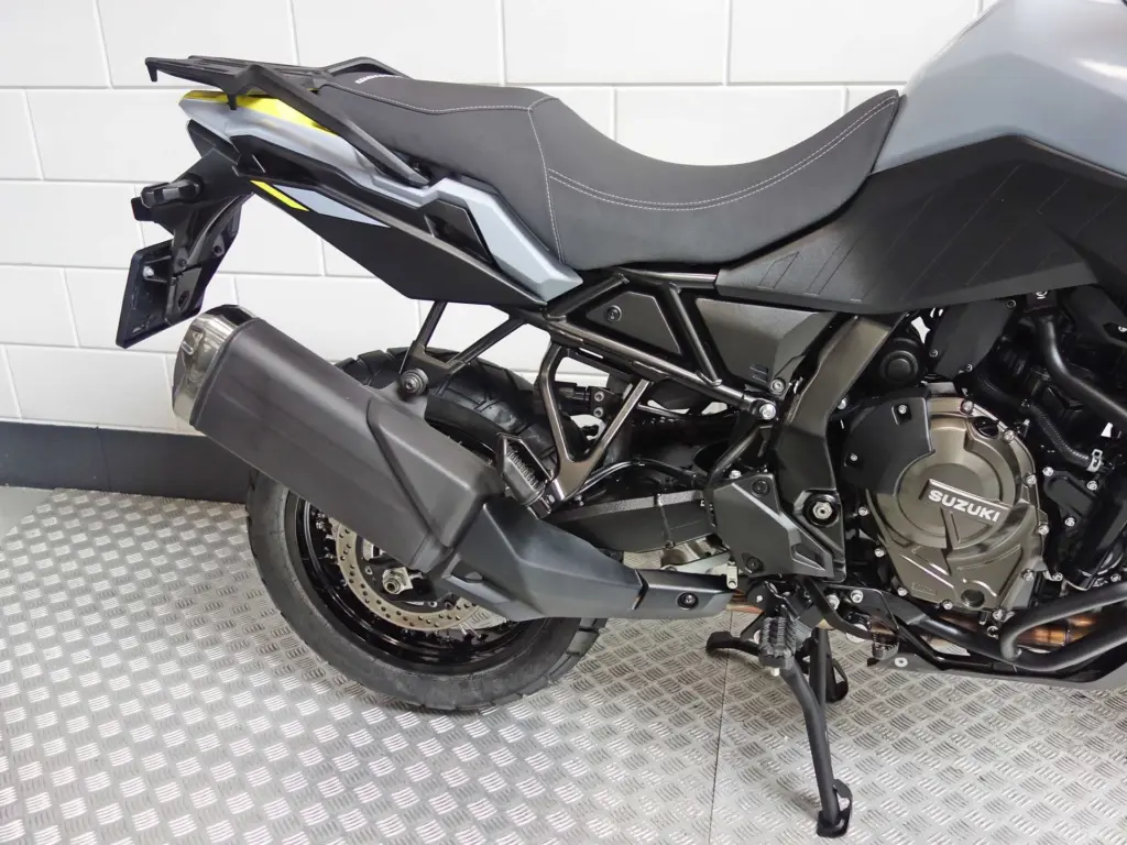 Gebruikte Suzuki V-Strom all-road met 776cc motor uit 2023 bij NIWA Motoren