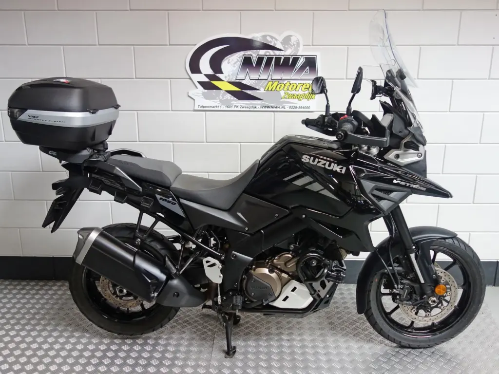 Gebruikte Suzuki V-Strom tour met 1037cc motor uit 2021 bij NIWA Motoren